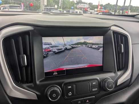 Used 2023 GMC Terrain SLT w/ Infotainment Package II AWD/4WD image 18