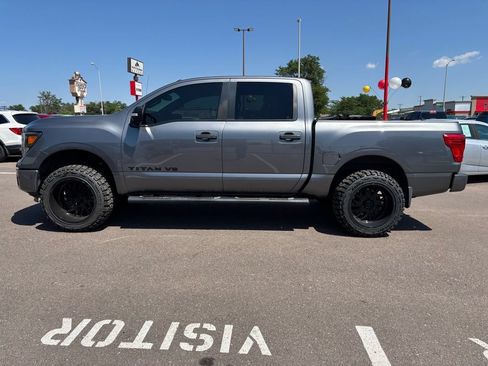 Used 2019 Nissan Titan SL w/ Midnight Edition AWD/4WD image 4