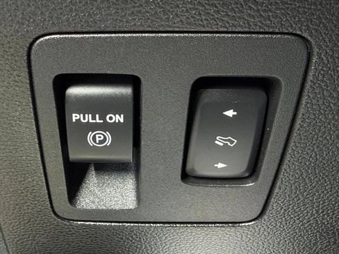 Used 2019 Ford F150 Platinum AWD/4WD image 32