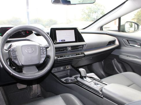 Used 2024 Toyota Prius XLE FWD image 35