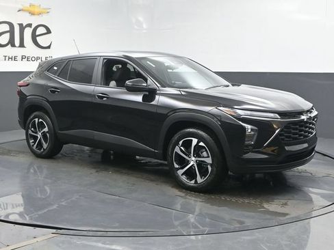 New 2026 Chevrolet Trax RS w/ Sunroof Package FWD image 6