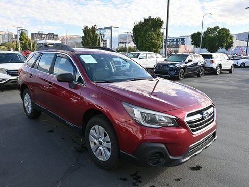 Used 2018 Subaru Outback 2.5i image 1