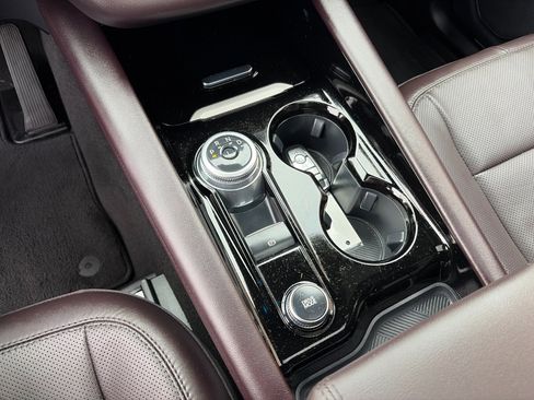 Used 2025 Ford Explorer Platinum w/ LUX Leather Package image 25