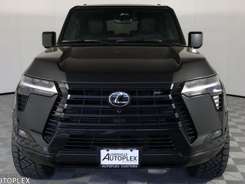 Used 2025 Lexus GX 550 w/ Accessory Package (Z1) image 2