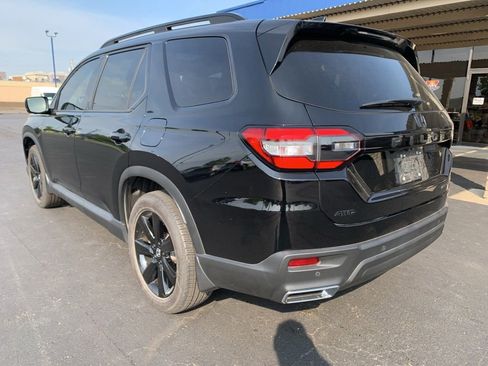 Used 2025 Honda Pilot Black Edition image 5