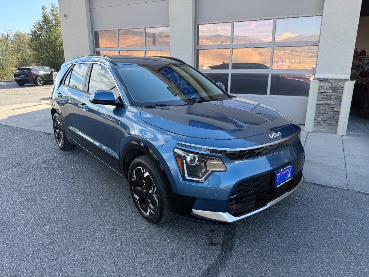 Used 2024 Kia Niro Wind w/ Wind Preserve Package FWD image 1