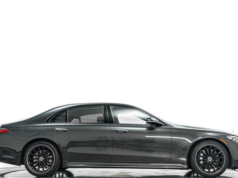 Used 2024 Mercedes-Benz S 580 4MATIC Sedan image 2