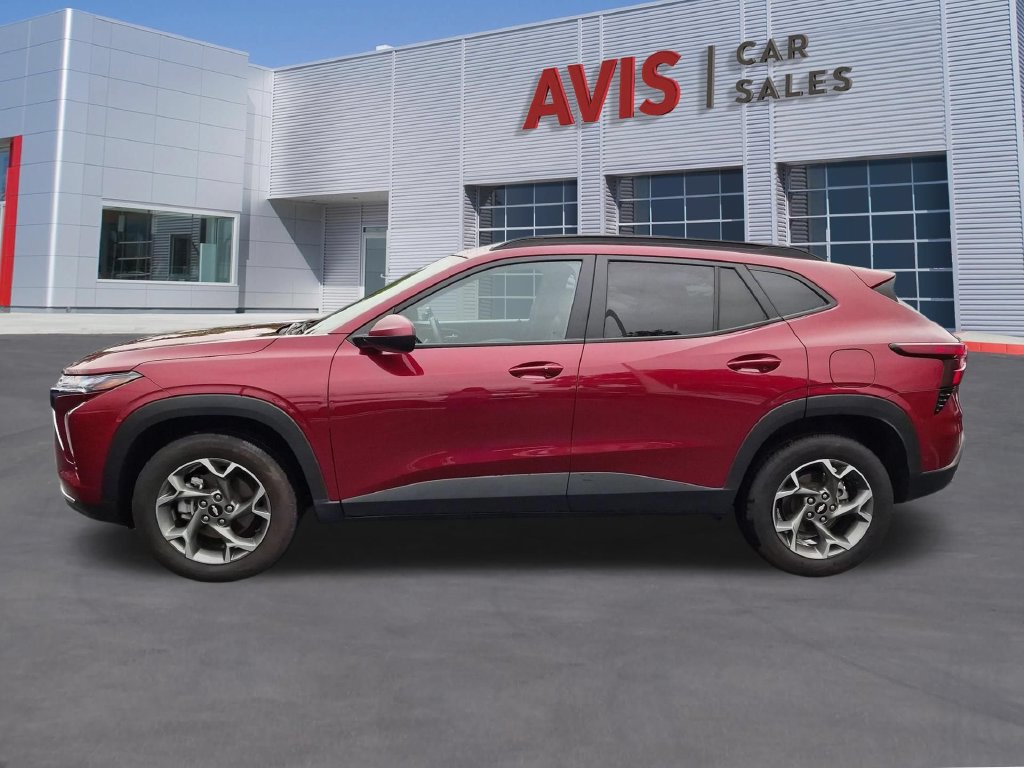 Used 2025 Chevrolet Trax LT w/ LT Convenience Package FWD image 10