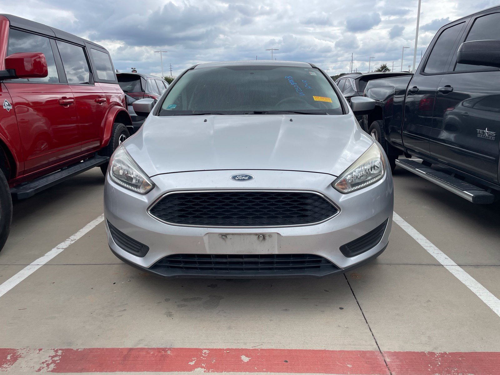 Used 2018 Ford Focus SE FWD image 2