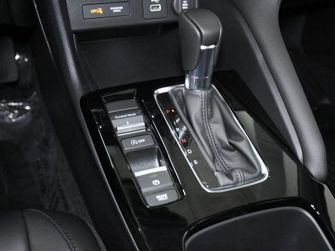 New 2025 Acura Integra image 19