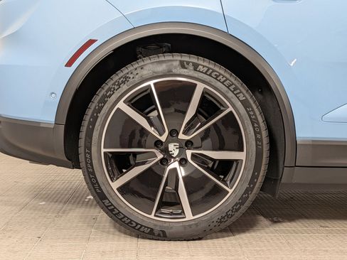 New 2026 Porsche Macan Electric RWD image 27