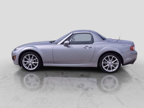 Used 2010 MAZDA MX-5 Miata Touring RWD image 5