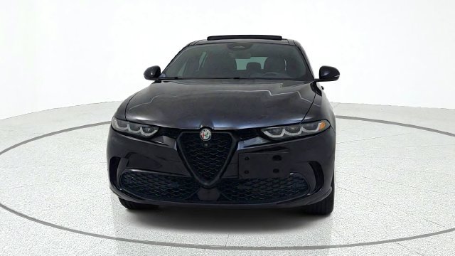 Used 2024 Alfa Romeo Tonale Veloce AWD/4WD image 2