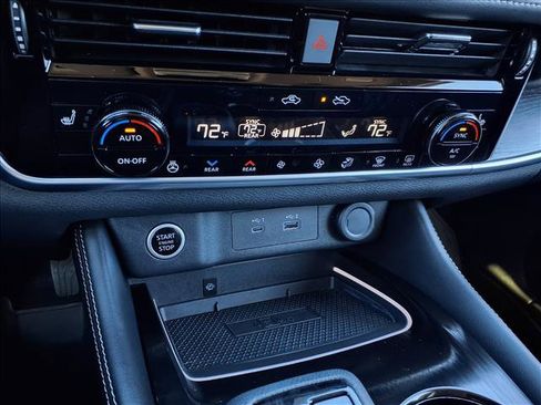 Certified 2023 Nissan Rogue Platinum w/ Platinum Premium Package image 21