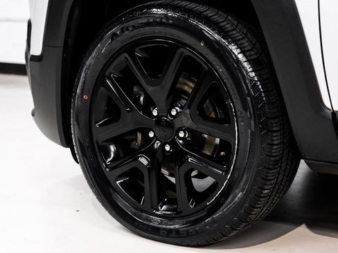 Used 2017 Jeep Renegade Altitude image 57