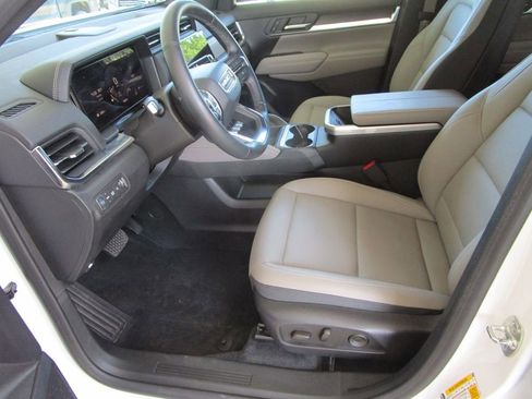 Used 2026 GMC Terrain Elevation w/ Elevation Premium Package FWD image 23