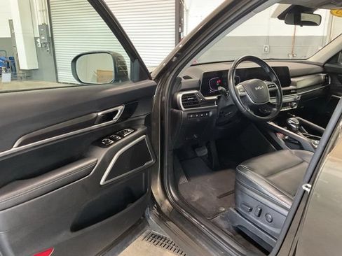 Used 2025 Kia Telluride S AWD/4WD image 18