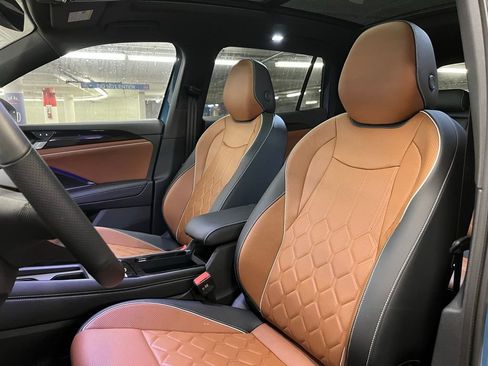 Certified 2025 Volkswagen Tiguan SEL R-Line image 20