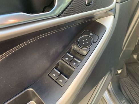 Used 2022 Ford Explorer XLT w/ Equipment Group 202A image 18