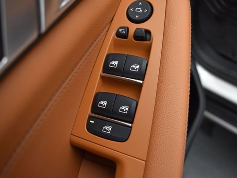 Used 2022 BMW X5 xDrive45e w/ Luxury Seating Package image 16