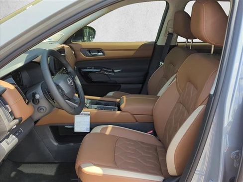 New 2026 Nissan Pathfinder Platinum FWD image 15
