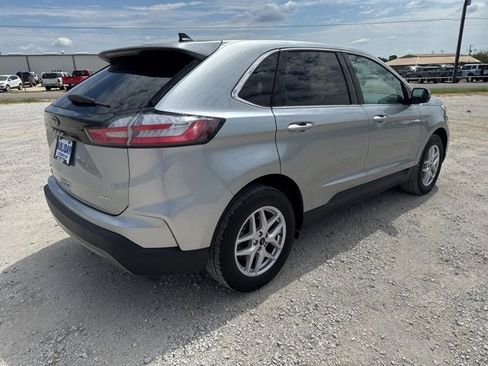 Used 2024 Ford Edge SEL image 7