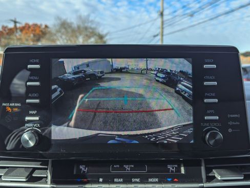 Used 2024 Toyota Sienna LE image 39