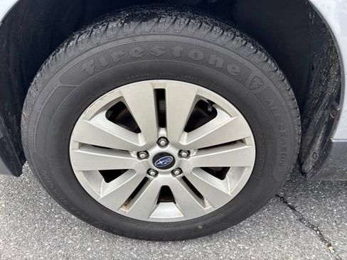 Used 2019 Subaru Outback 2.5i Premium AWD/4WD image 17