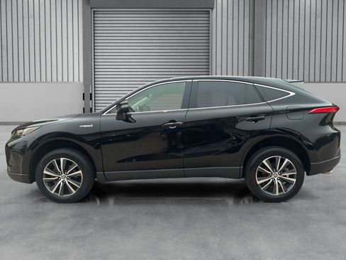 Used 2021 Toyota Venza LE AWD/4WD image 2