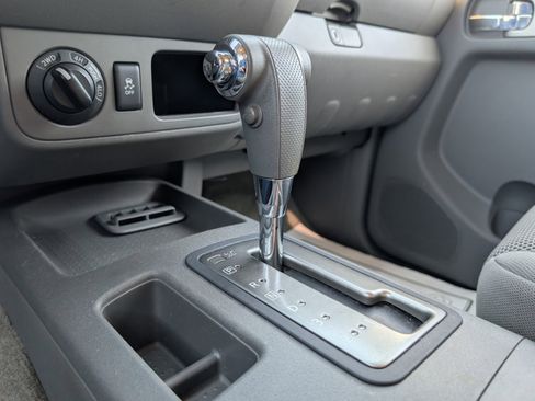 Used 2016 Nissan Frontier SV image 12