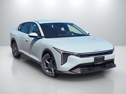 New 2026 Kia K4 FWD image 1