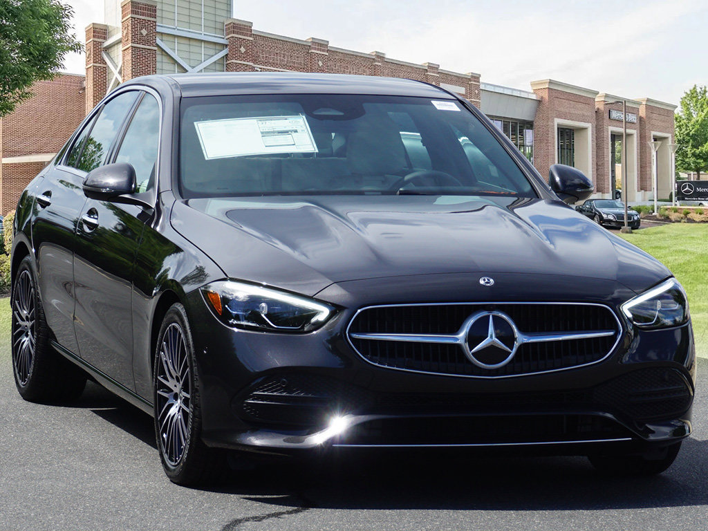 Used 2025 Mercedes-Benz C 300 4MATIC Sedan image 3