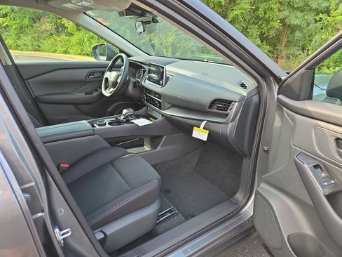 New 2026 Nissan Rogue S image 13