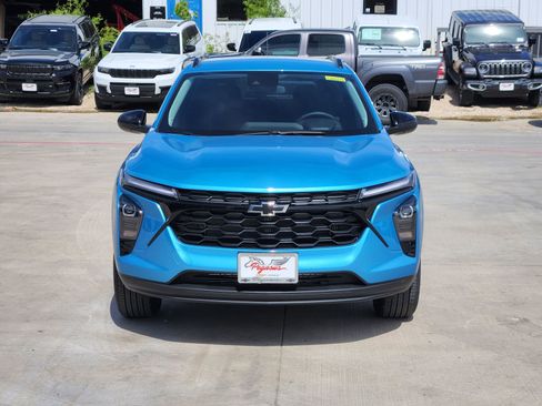 New 2026 Chevrolet Trax LT w/ Driver Confidence Package FWD image 6