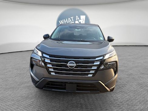 Used 2025 Nissan Rogue S image 9