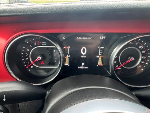 Used 2021 Jeep Gladiator Rubicon AWD/4WD image 18