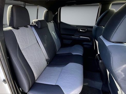 Used 2022 Toyota Tacoma TRD Sport w/ Technology Package image 24