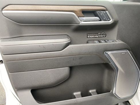 Used 2025 Chevrolet Silverado 1500 High Country image 22