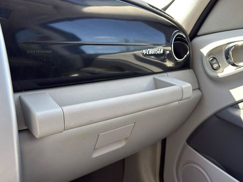 Used 2010 Chrysler PT Cruiser w/ PT Cruiser Couture Edition FWD image 18