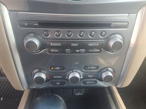 Used 2019 Nissan Pathfinder SL image 23