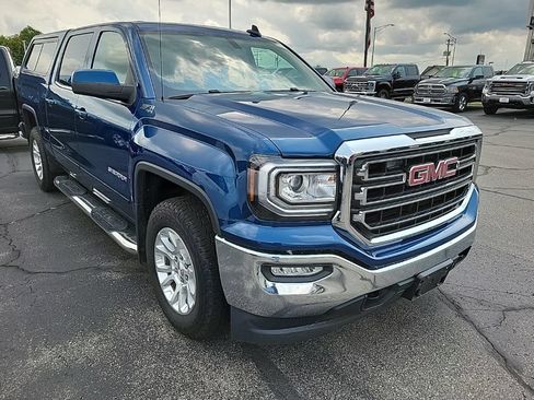 Used 2017 GMC Sierra 1500 SLE w/ SLE Value Package AWD/4WD image 3