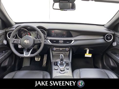 Used 2023 Alfa Romeo Stelvio Ti AWD/4WD image 15