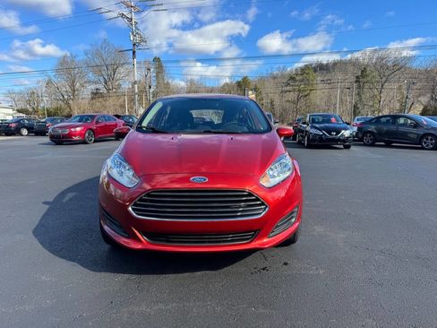 Used 2018 Ford Fiesta SE image 3
