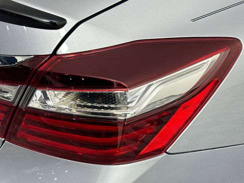 Used 2017 Honda Accord EX-L image 43