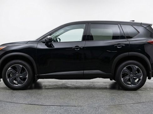 Used 2025 Nissan Rogue SV image 5