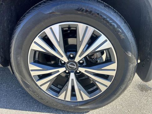 Certified 2023 Nissan Rogue SV w/ SV Premium Package image 10