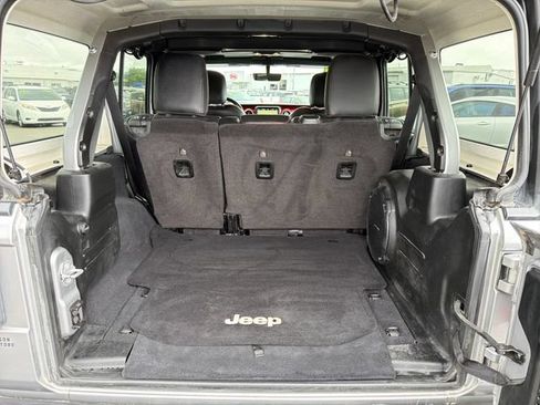 Used 2019 Jeep Wrangler Unlimited Rubicon AWD/4WD image 25