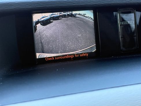 Used 2014 Toyota Sienna LE image 25