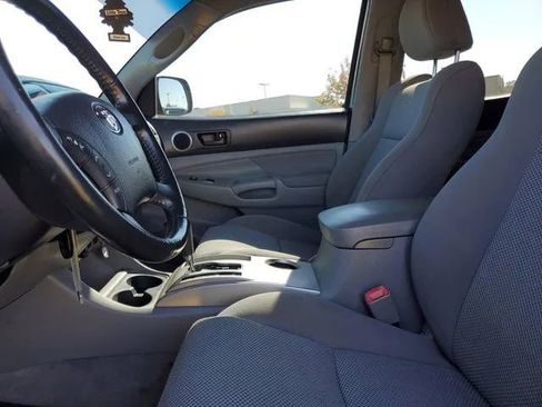 Used 2011 Toyota Tacoma PreRunner image 16