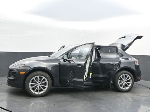 New 2025 Porsche Macan image 46